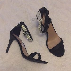 💥SALE💥 Black Christian Siriano heels size 10 NEW